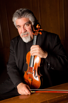 Andrés Cárdenes Headshot